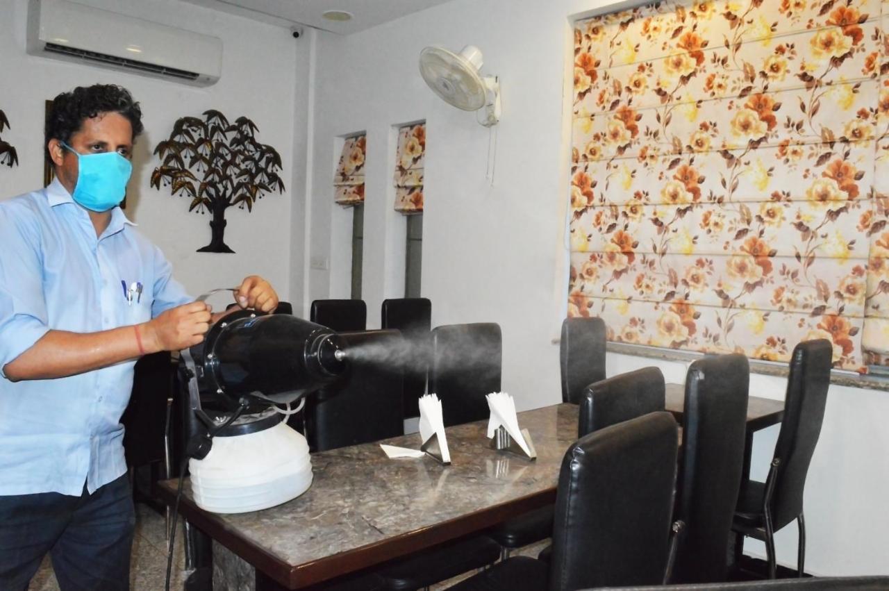 Madhav Muskan Residency Mathura Extérieur photo