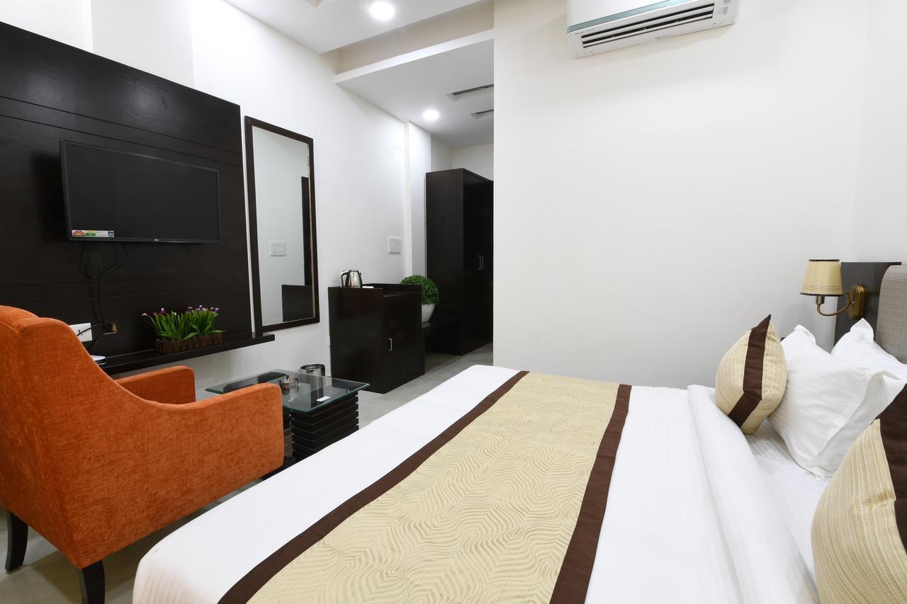 Madhav Muskan Residency Mathura Extérieur photo