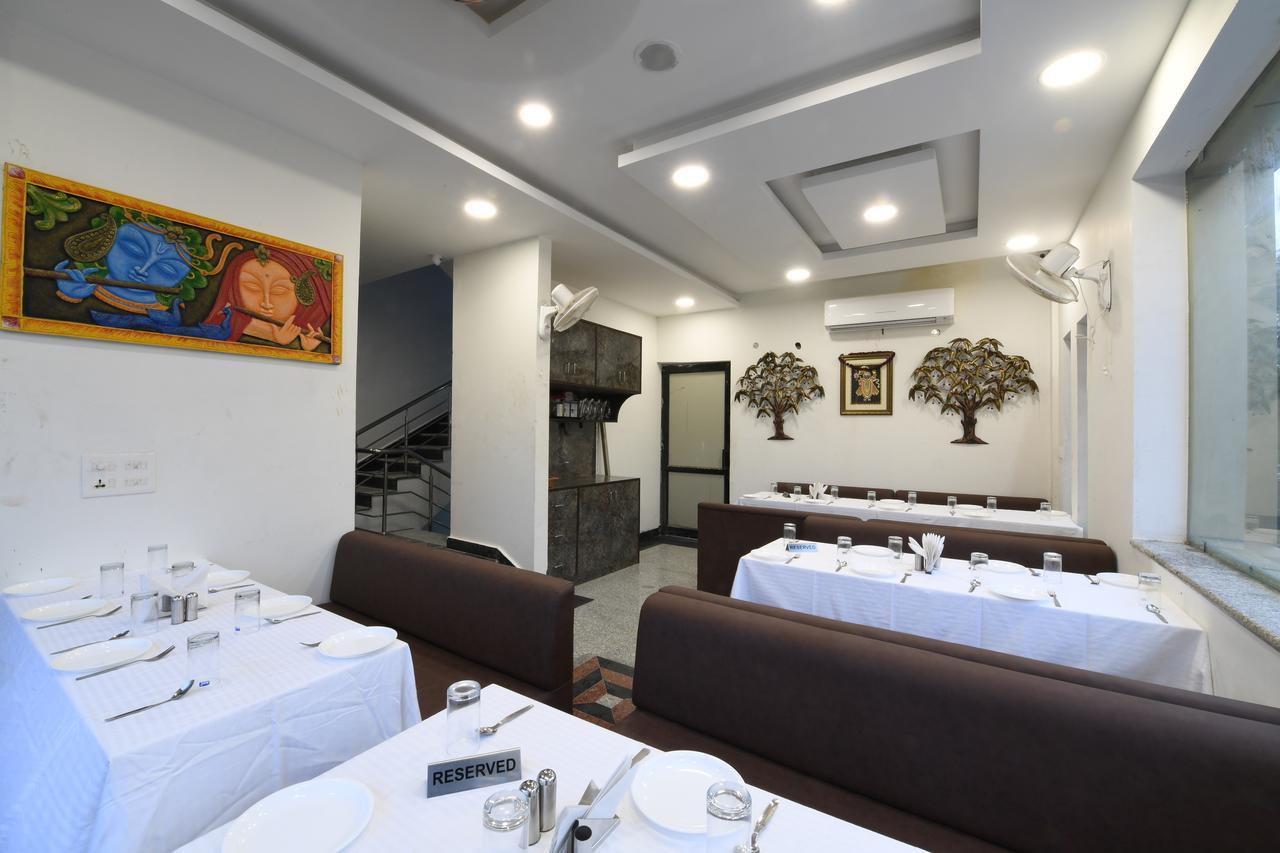 Madhav Muskan Residency Mathura Extérieur photo