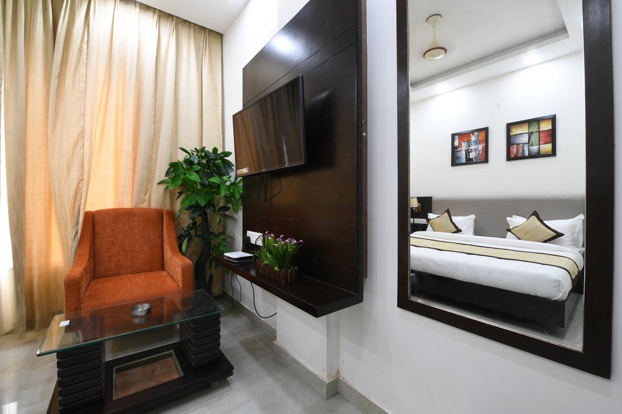 Madhav Muskan Residency Mathura Extérieur photo