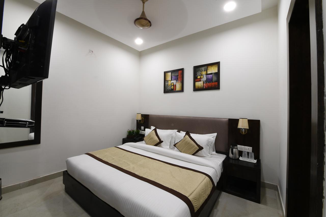 Madhav Muskan Residency Mathura Extérieur photo