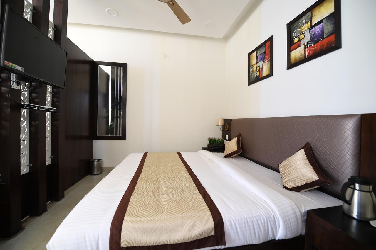 Madhav Muskan Residency Mathura Extérieur photo