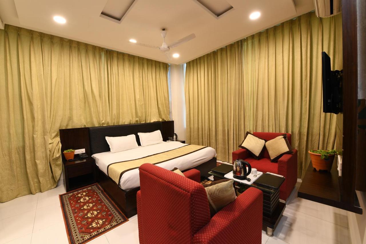 Madhav Muskan Residency Mathura Extérieur photo