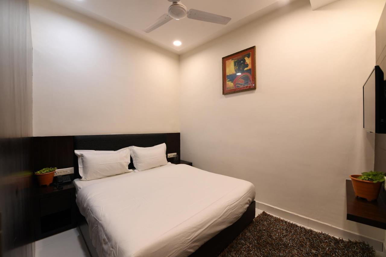 Madhav Muskan Residency Mathura Extérieur photo